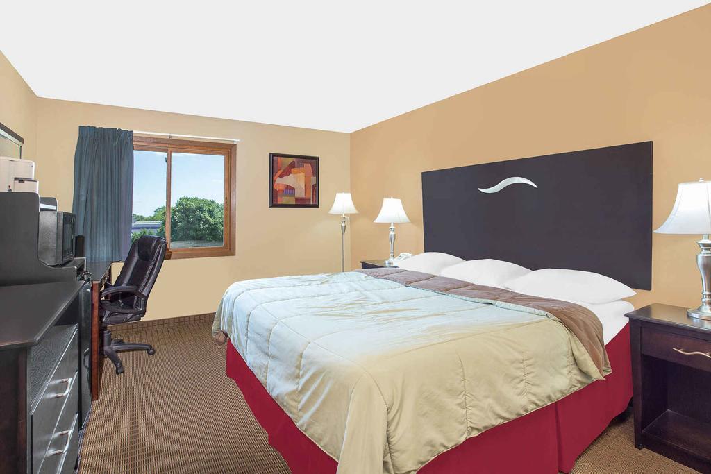 Super 8 By Wyndham Sheboygan Wi Motel Eksteriør bilde